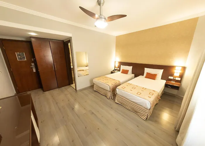 Class Hotel Guaxupe
