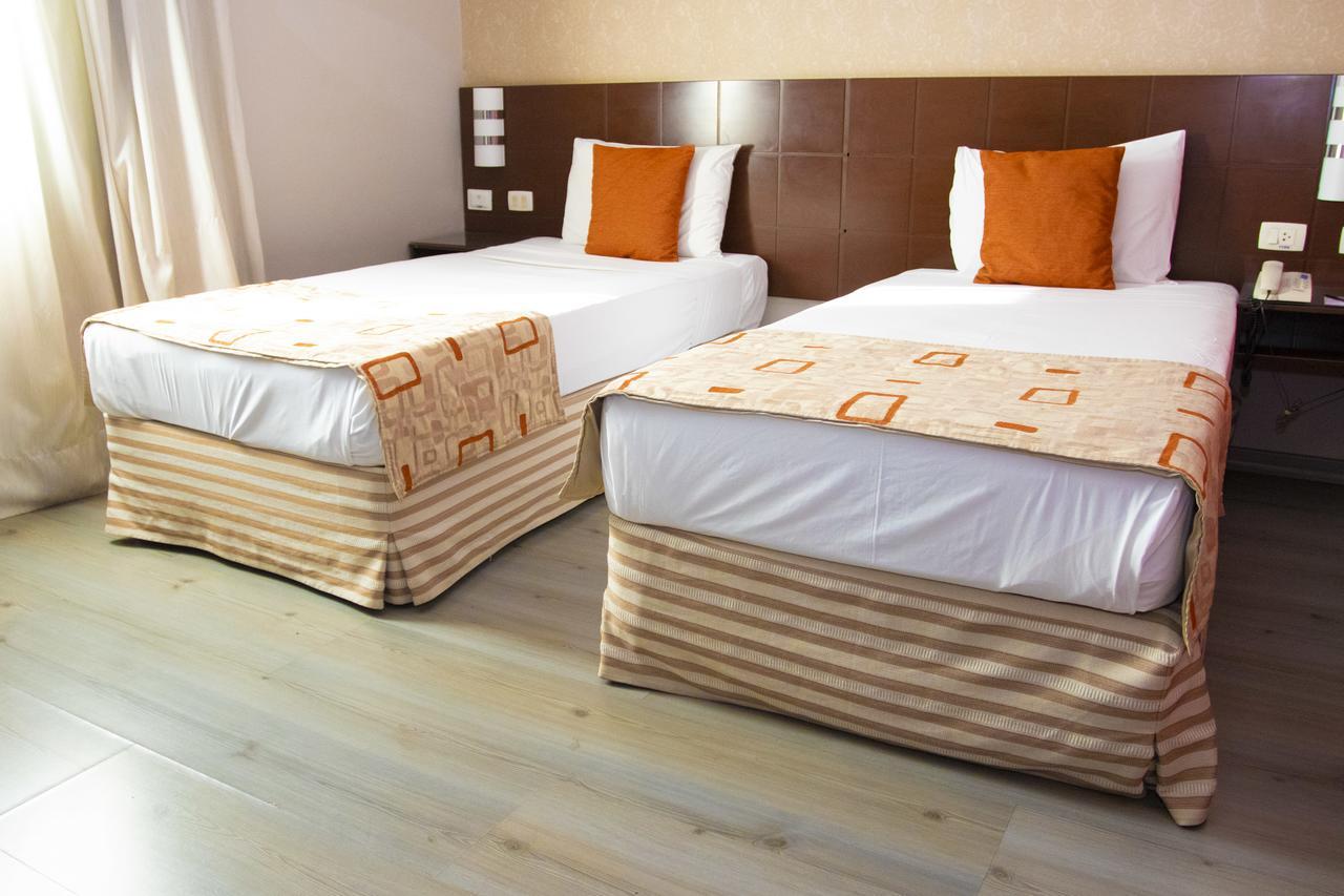 Class Hotel
